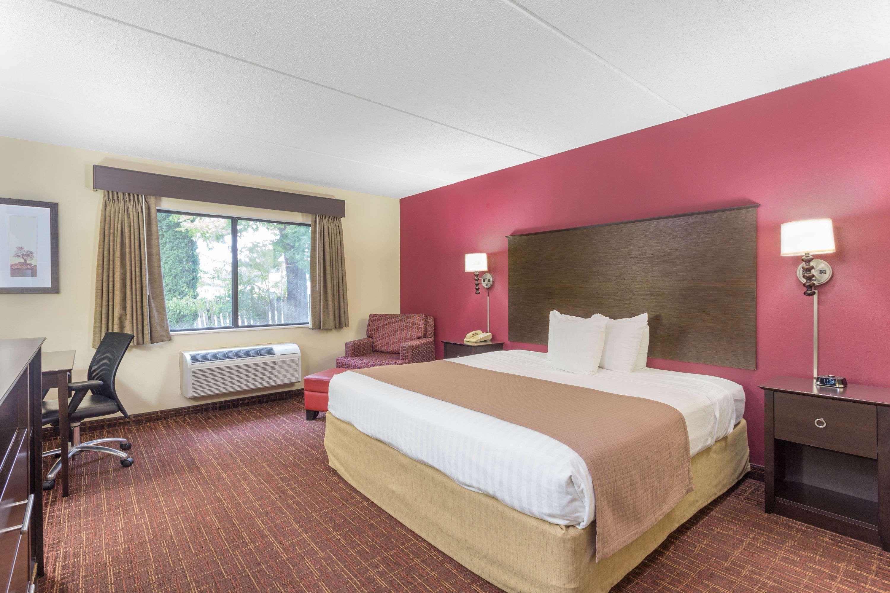 Americinn By Wyndham Madison South Экстерьер фото