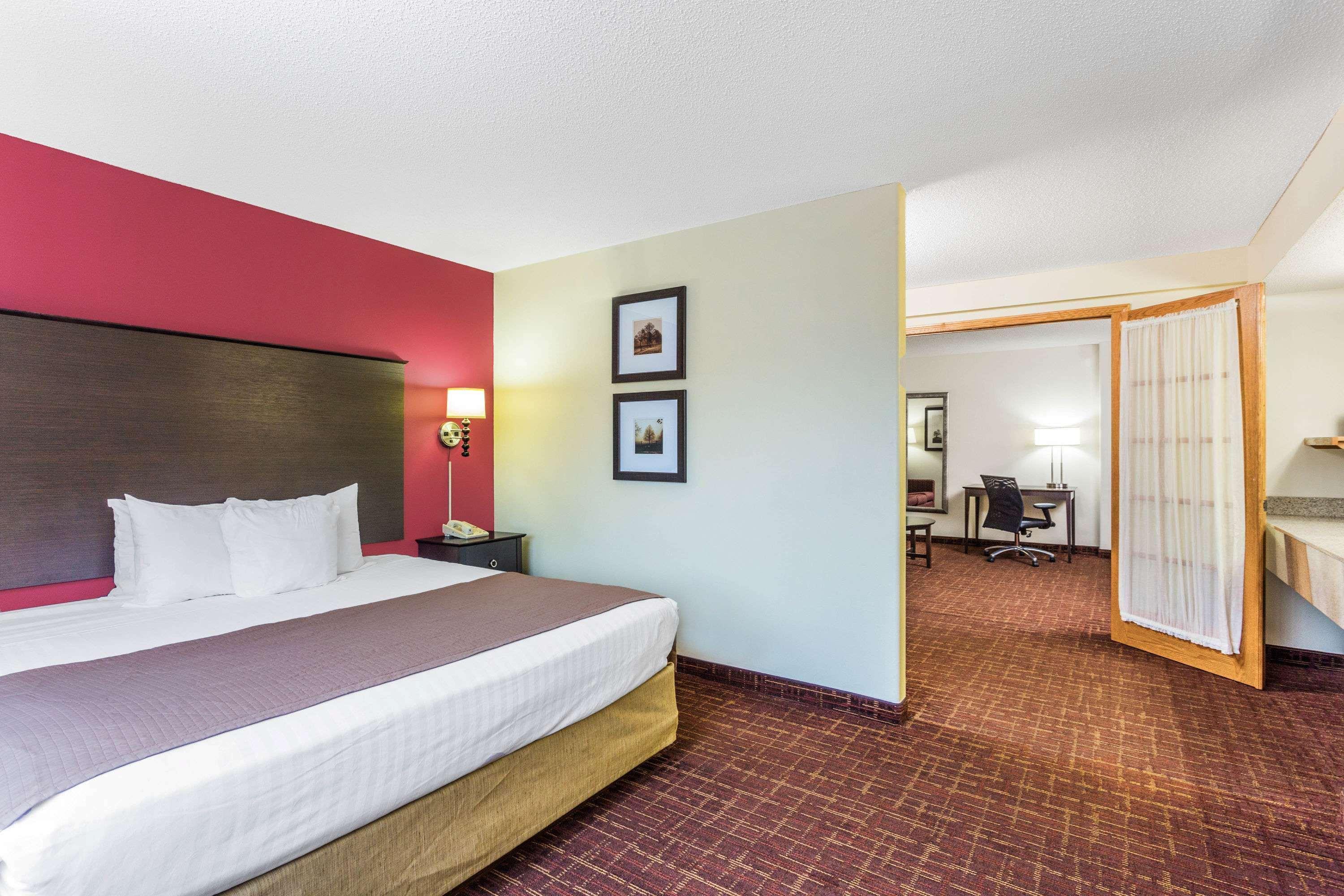Americinn By Wyndham Madison South Экстерьер фото